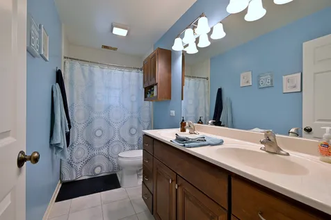 823 Milbeck Avenue Elk Grove Village IL 60007