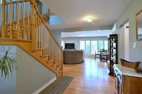 823 Milbeck Avenue Elk Grove Village IL 60007