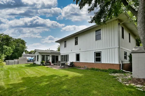 823 Milbeck Avenue Elk Grove Village IL 60007