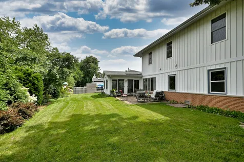 823 Milbeck Avenue Elk Grove Village IL 60007