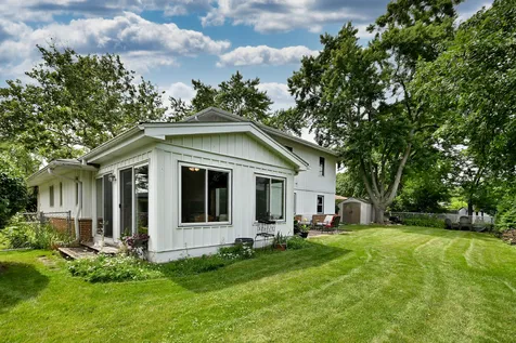 823 Milbeck Avenue Elk Grove Village IL 60007