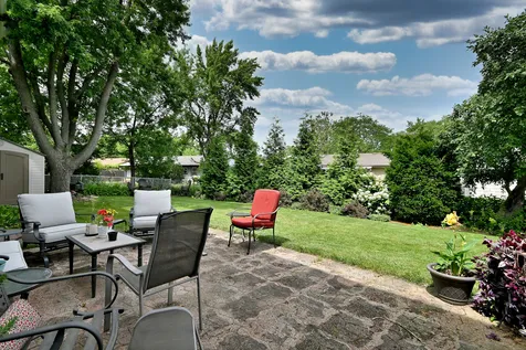 823 Milbeck Avenue Elk Grove Village IL 60007
