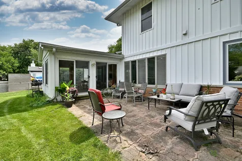 823 Milbeck Avenue Elk Grove Village IL 60007