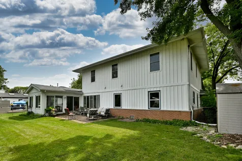 823 Milbeck Avenue Elk Grove Village IL 60007