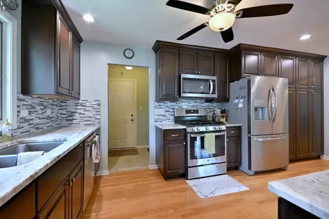 823 Milbeck Avenue Elk Grove Village IL 60007