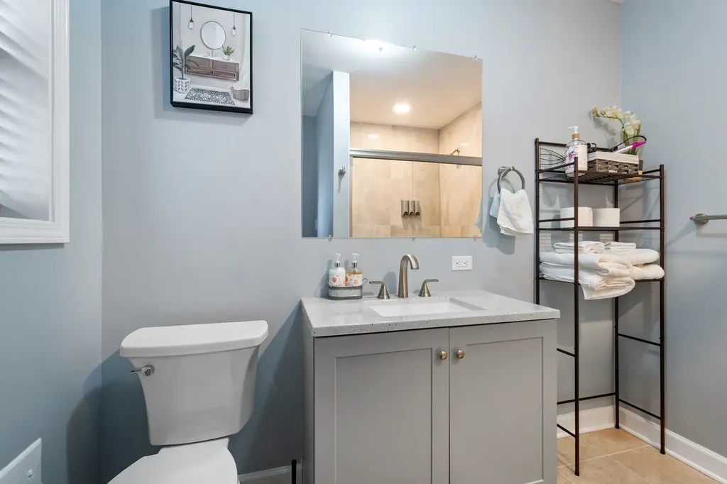 6128 North Francisco Avenue Chicago IL 60659