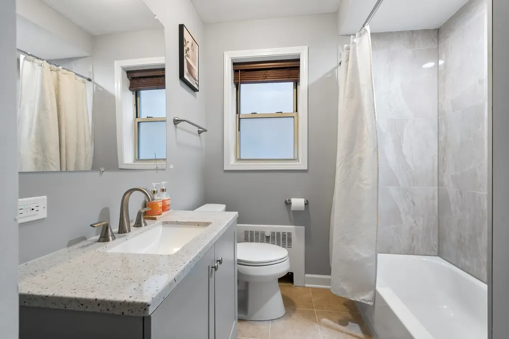 6128 North Francisco Avenue Chicago IL 60659