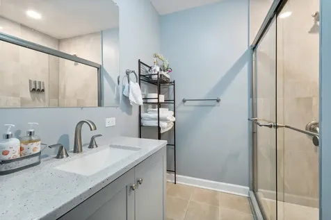 6128 North Francisco Avenue Chicago IL 60659