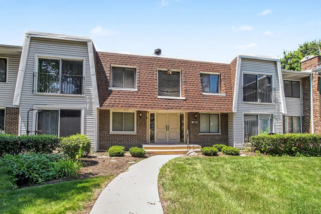 2711 Hobson Road Woodridge IL 60517