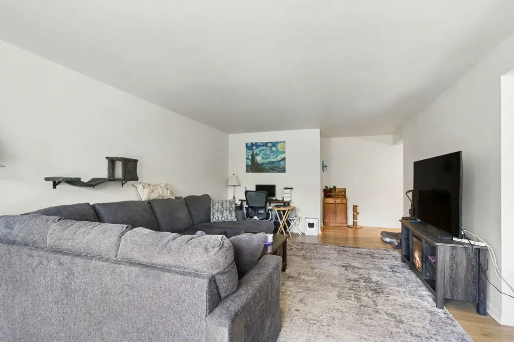 2711 Hobson Road Woodridge IL 60517