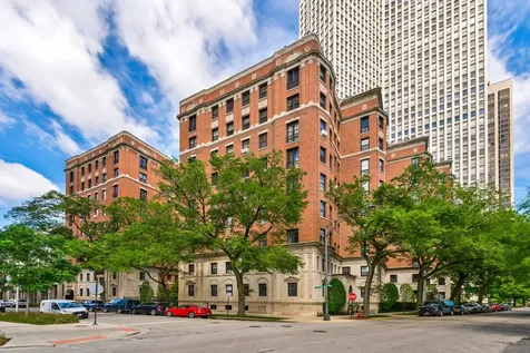 400 West Deming Place Chicago IL 60614