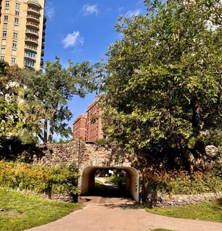 400 West Deming Place Chicago IL 60614