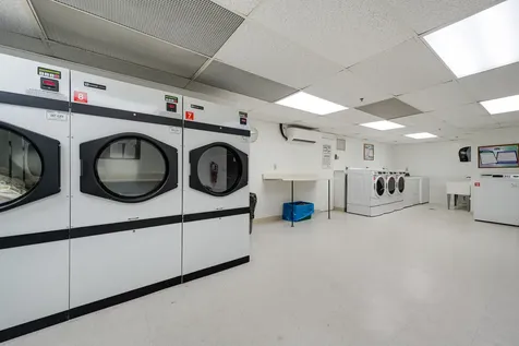 400 West Deming Place Chicago IL 60614