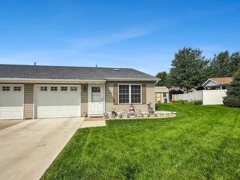 562 Pine Meadow Drive Dixon IL 61021