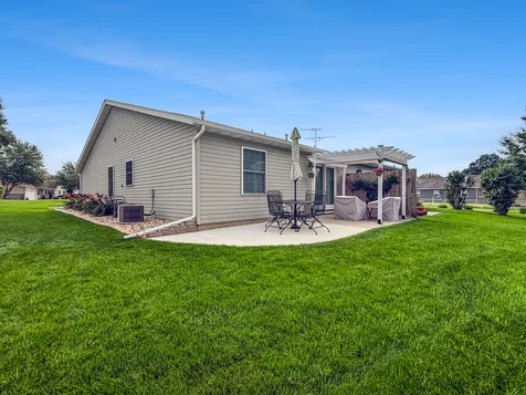 562 Pine Meadow Drive Dixon IL 61021