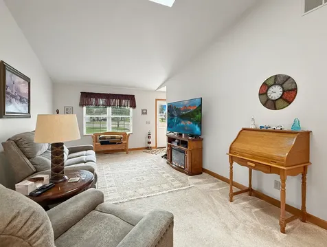562 Pine Meadow Drive Dixon IL 61021
