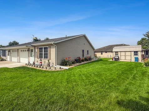 562 Pine Meadow Drive Dixon IL 61021