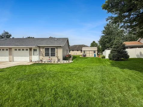 562 Pine Meadow Drive Dixon IL 61021