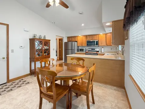 562 Pine Meadow Drive Dixon IL 61021