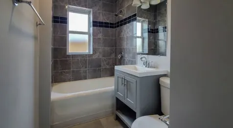 619 East Groveland Park Chicago IL 60616