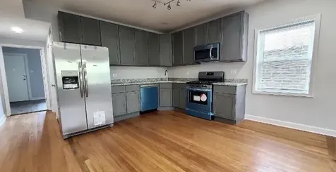 619 East Groveland Park Chicago IL 60616