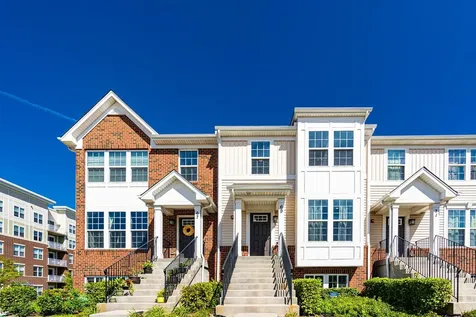 69 Nicholas Drive W Des Plaines IL 60016