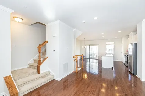 69 Nicholas Drive W Des Plaines IL 60016