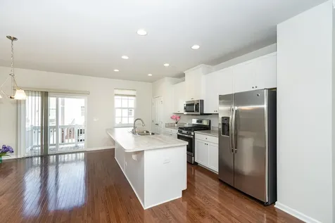 69 Nicholas Drive W Des Plaines IL 60016