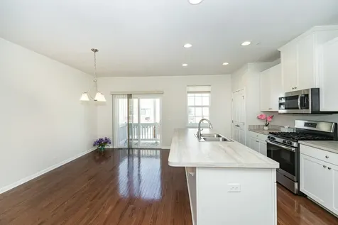 69 Nicholas Drive W Des Plaines IL 60016