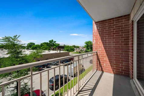 9864 Leland Avenue Schiller Park IL 60176