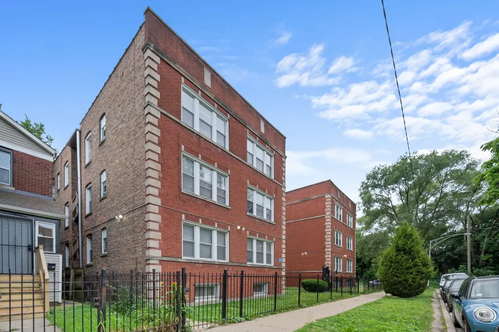 1303 East 71st Place Chicago IL 60619