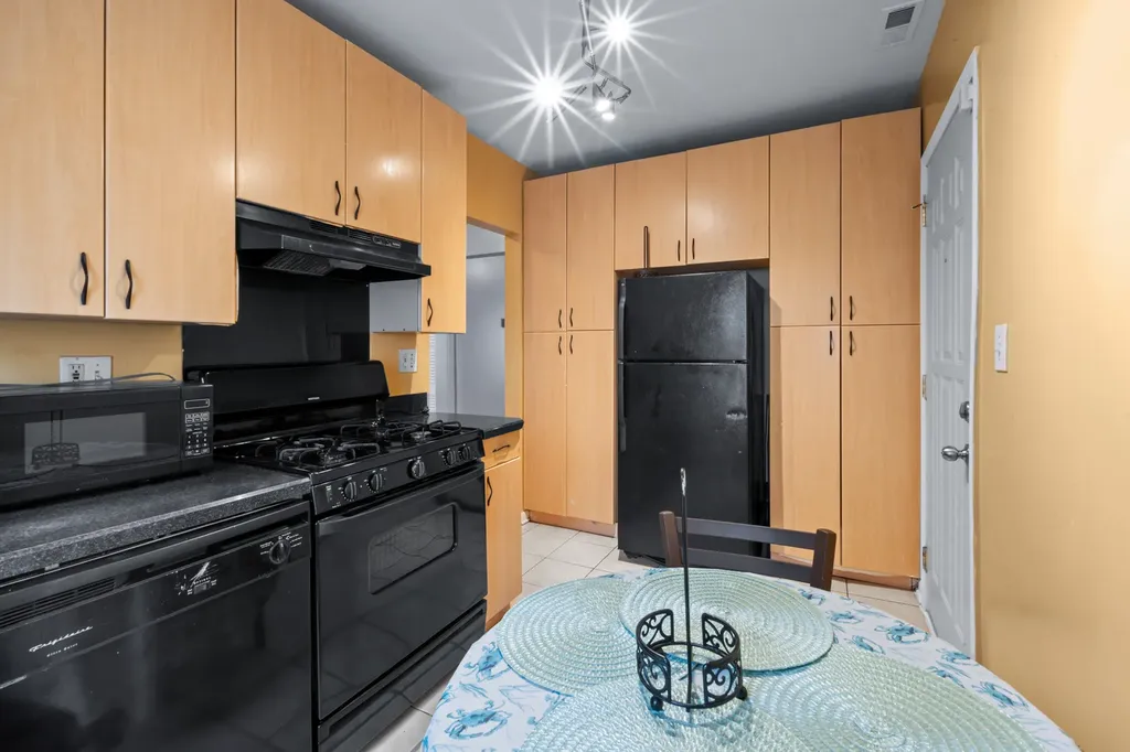 1303 East 71st Place Chicago IL 60619