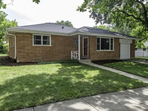 623 Mckinley Avenue Mundelein IL 60060
