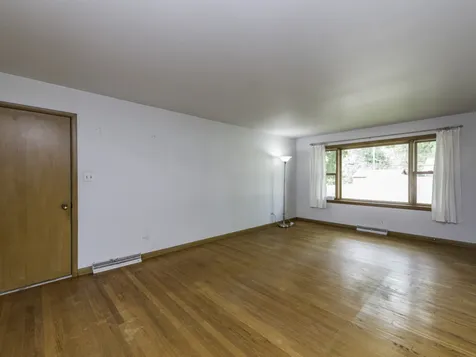 623 Mckinley Avenue Mundelein IL 60060