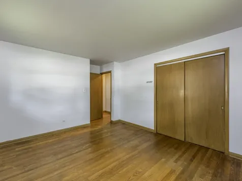 623 Mckinley Avenue Mundelein IL 60060