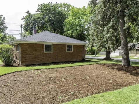 623 Mckinley Avenue Mundelein IL 60060