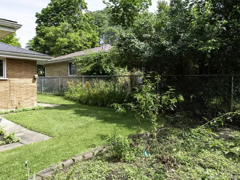 623 Mckinley Avenue Mundelein IL 60060
