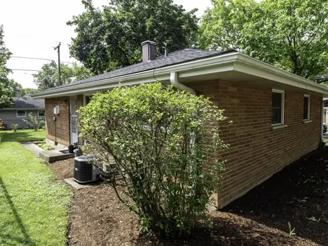 623 Mckinley Avenue Mundelein IL 60060