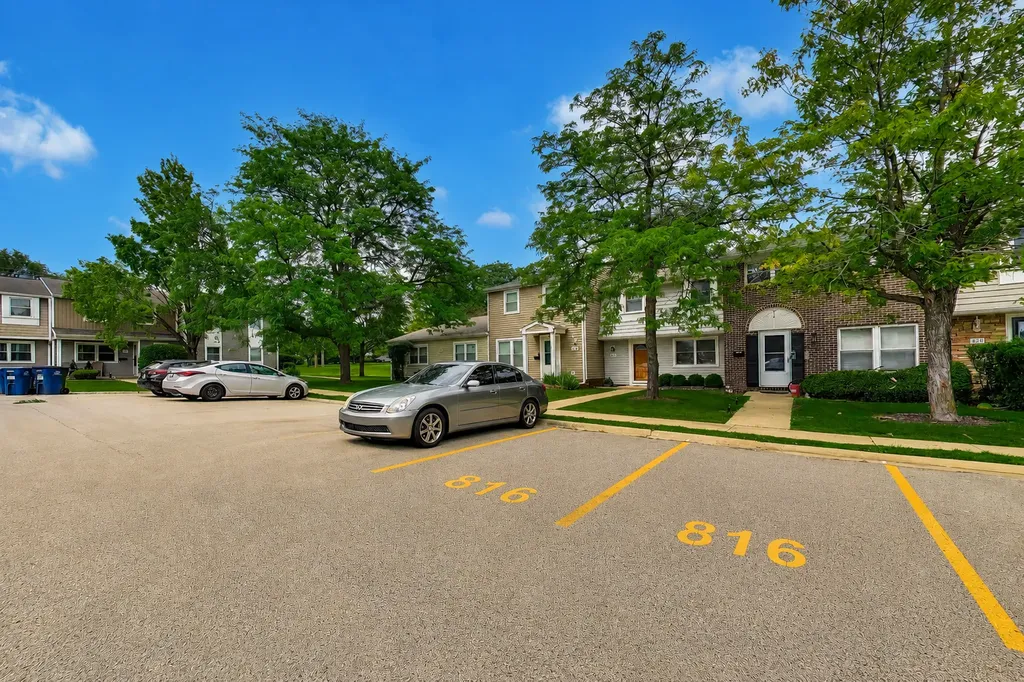 816 Mansfield Court Schaumburg IL 60194