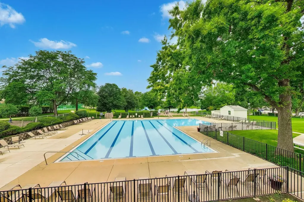 816 Mansfield Court Schaumburg IL 60194