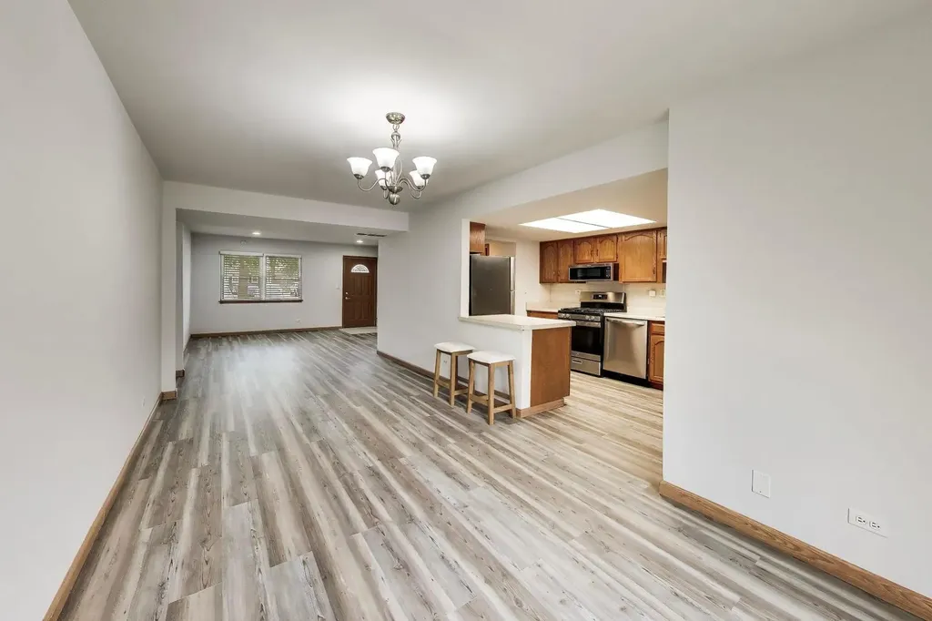 816 Mansfield Court Schaumburg IL 60194