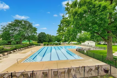 816 Mansfield Court Schaumburg IL 60194