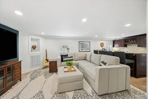 4146 Park Avenue Brookfield IL 60513
