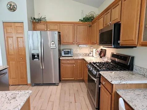 1526 Benzie Circle Romeoville IL 60446
