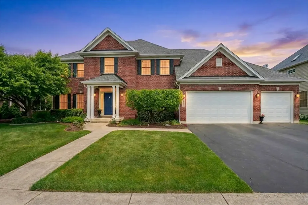 40W612 North Blue Lake Circle Campton Hills IL 60175
