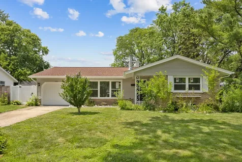 1060 Warwick Lane Elk Grove Village IL 60007
