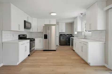 1060 Warwick Lane Elk Grove Village IL 60007