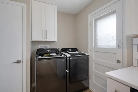 1060 Warwick Lane Elk Grove Village IL 60007
