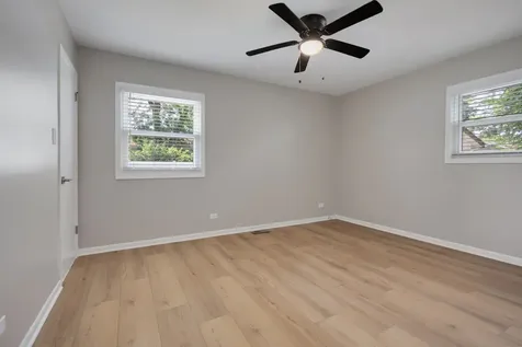 1060 Warwick Lane Elk Grove Village IL 60007