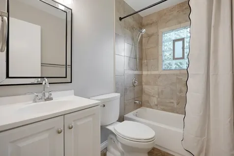 1060 Warwick Lane Elk Grove Village IL 60007